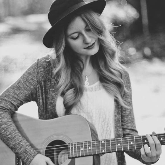 Meet your Posher, Jessica - Picture 1 of 1